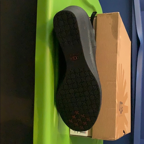 Ugg booties size 8 - Picture 2 of 4